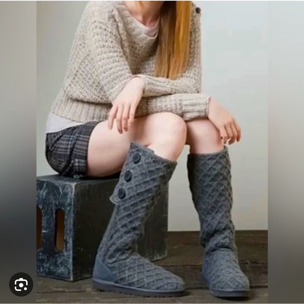 UGG Australia Lattice Cardy Boots (discontinued) - light natural color  - Size 9